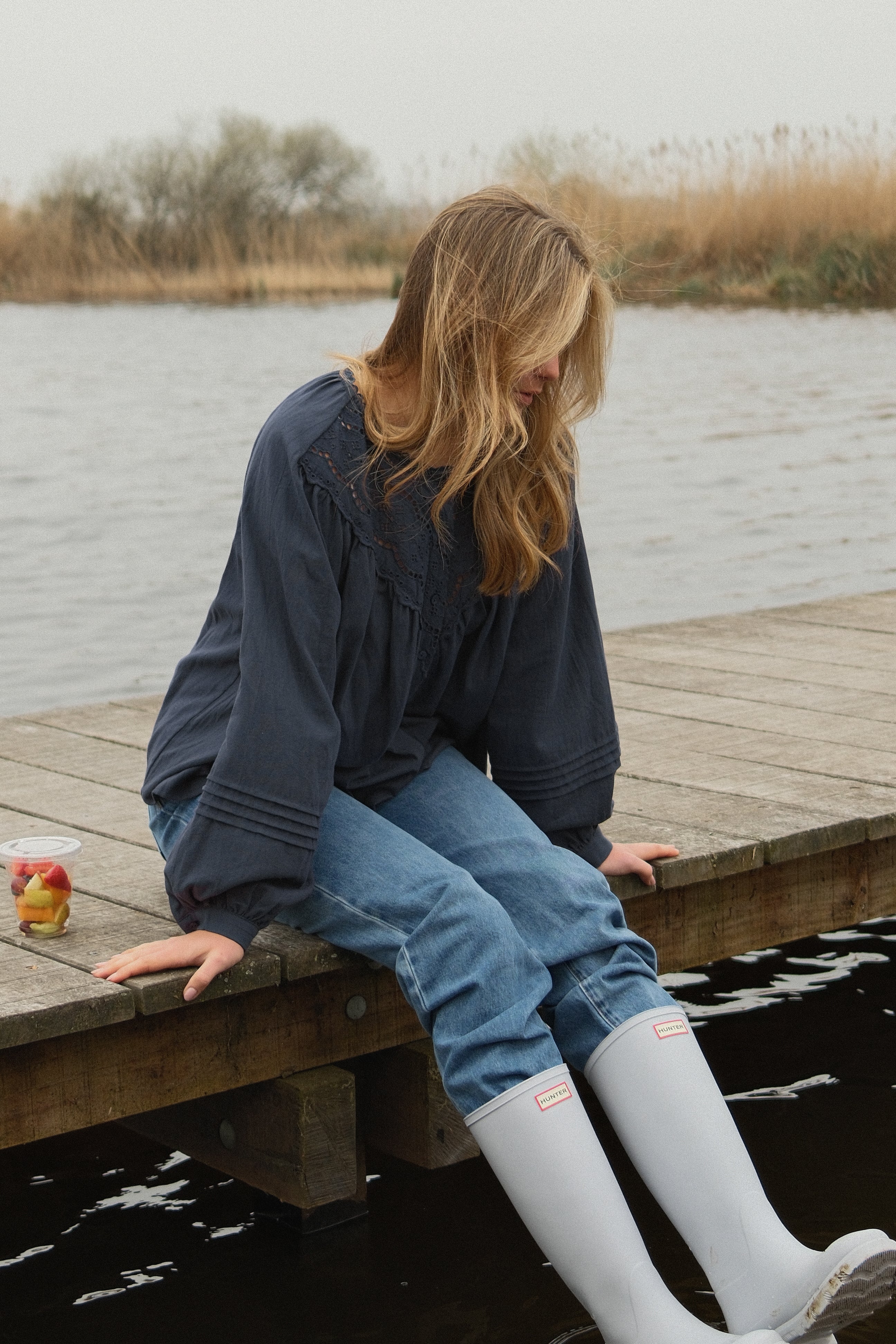 JOLINE BRODERIE BLOUSE NAVY - Image 9