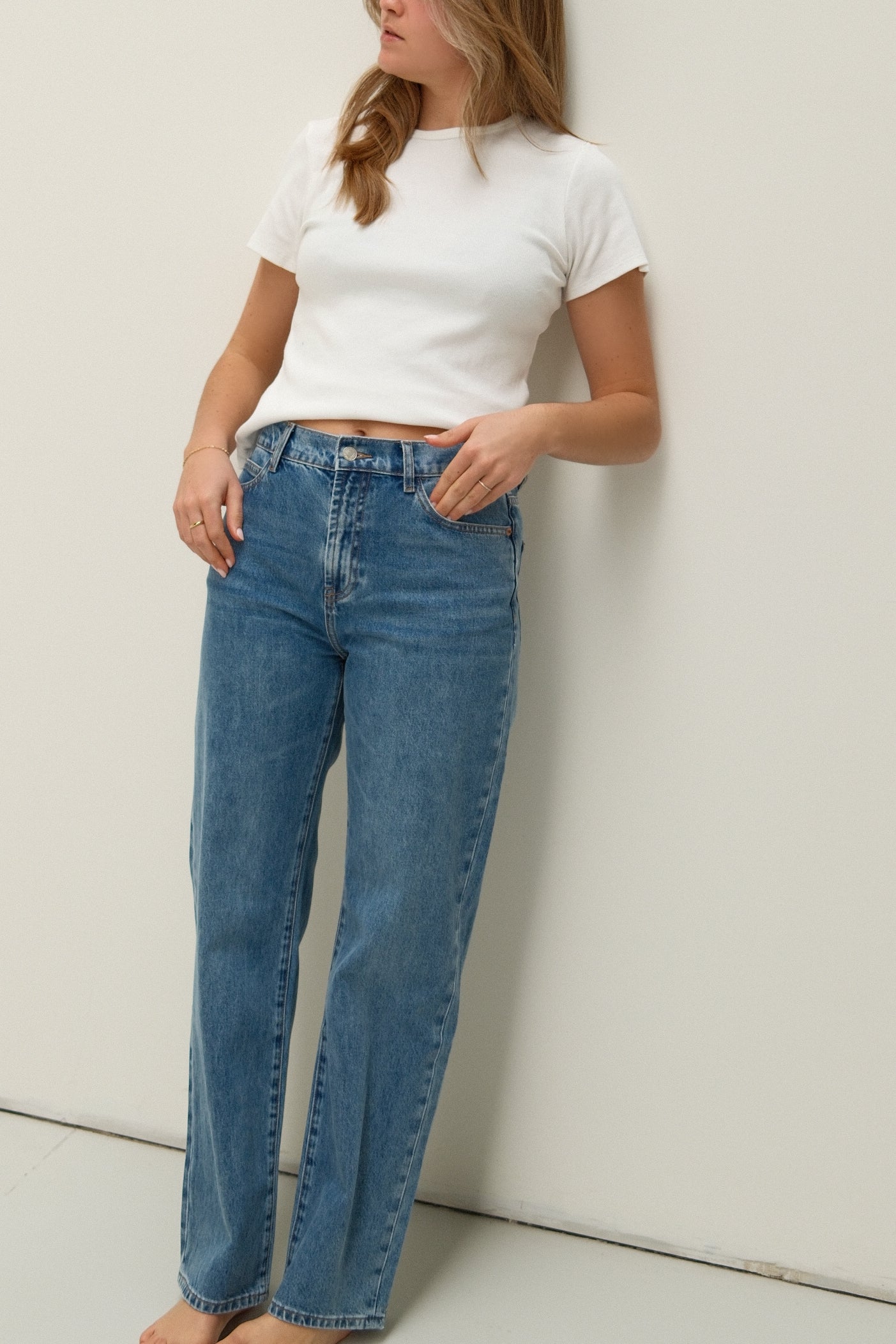 SNEAKERS LENGTH STRAIGHT JEANS - Image 8
