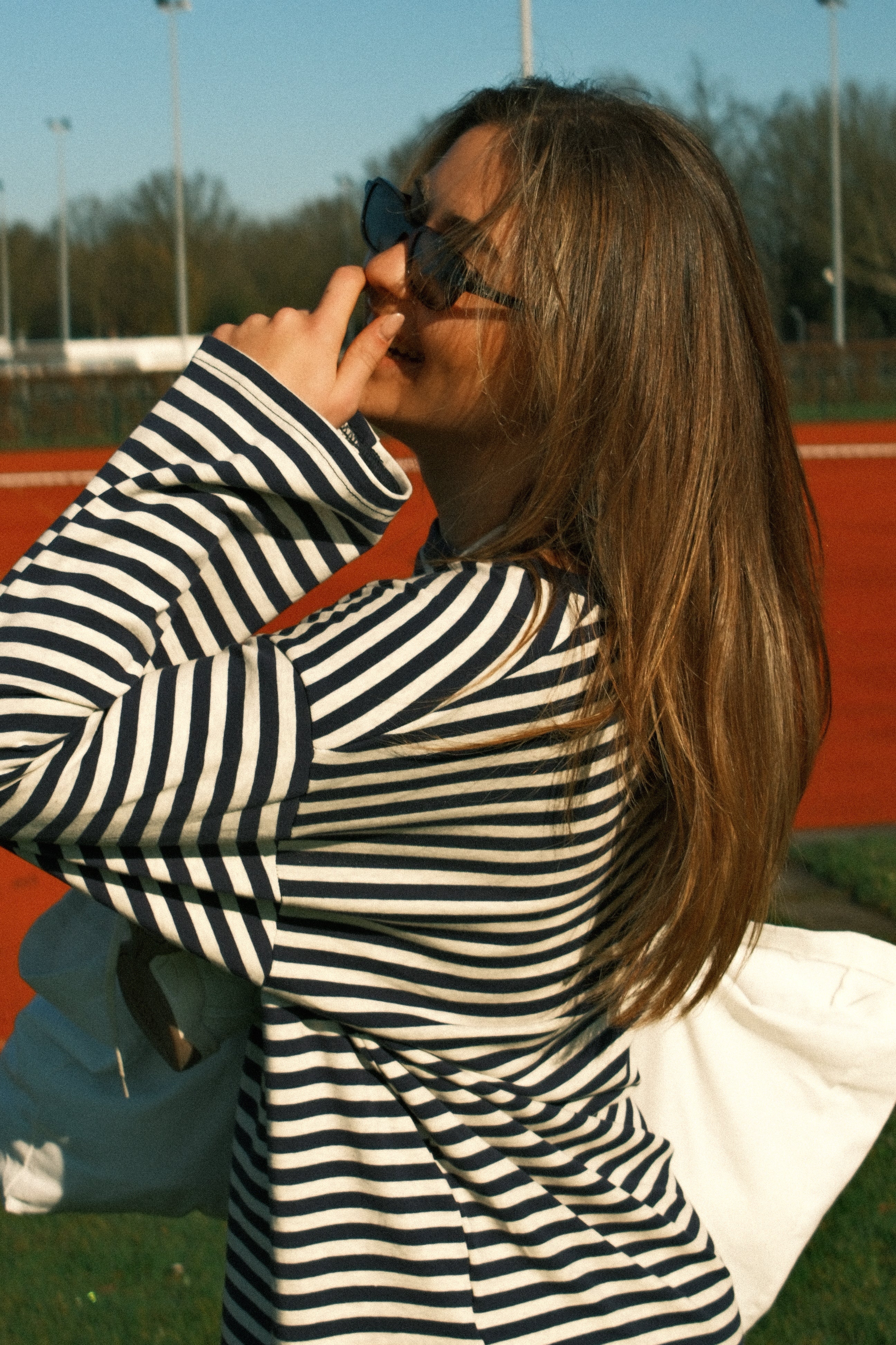 STRIPED MAE TEE NAVY - Image 3