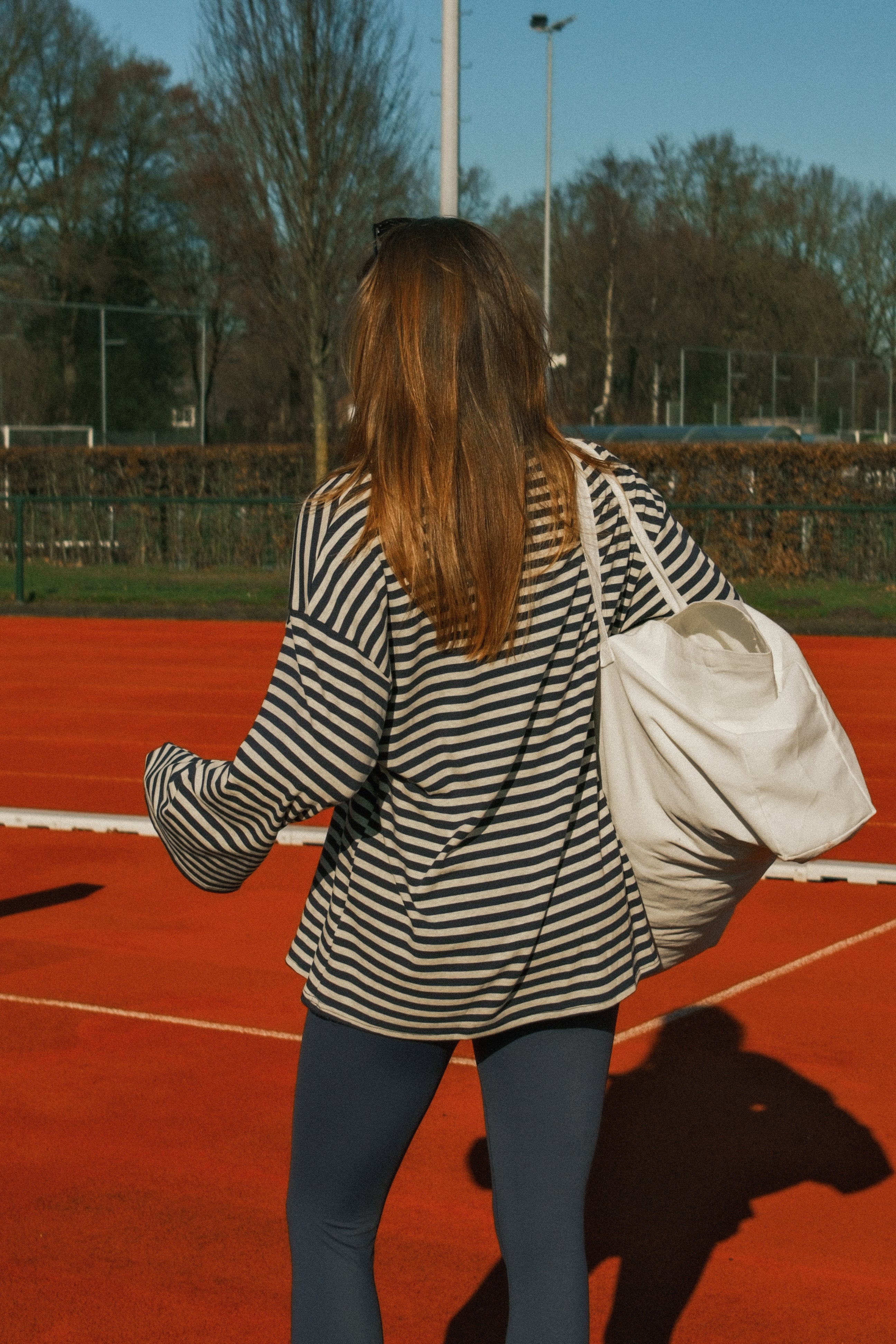 STRIPED MAE TEE NAVY - Image 7