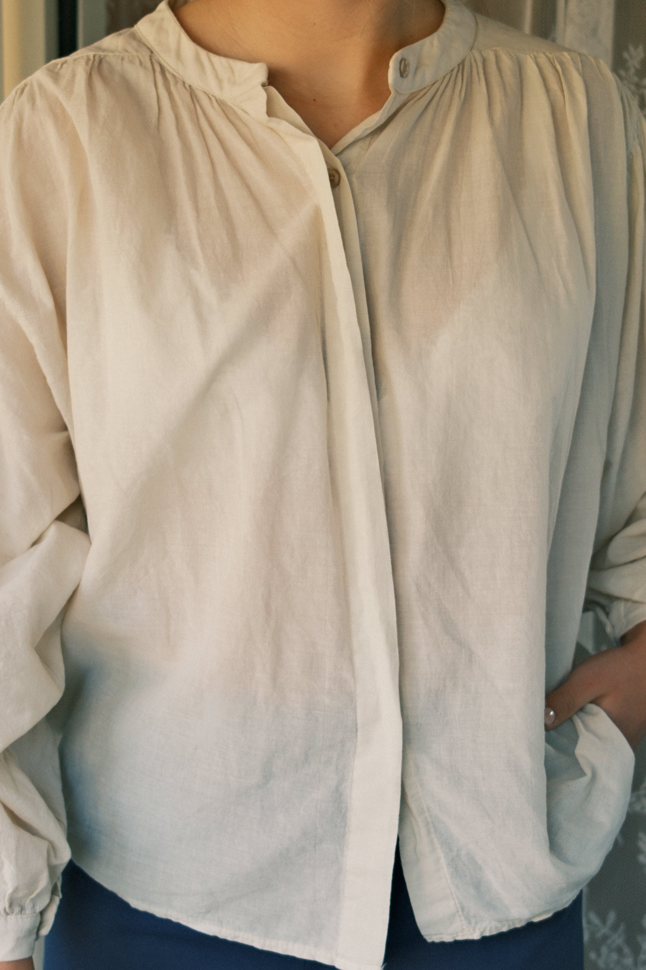 THE NORAH SHIRT BEIGE - Image 3