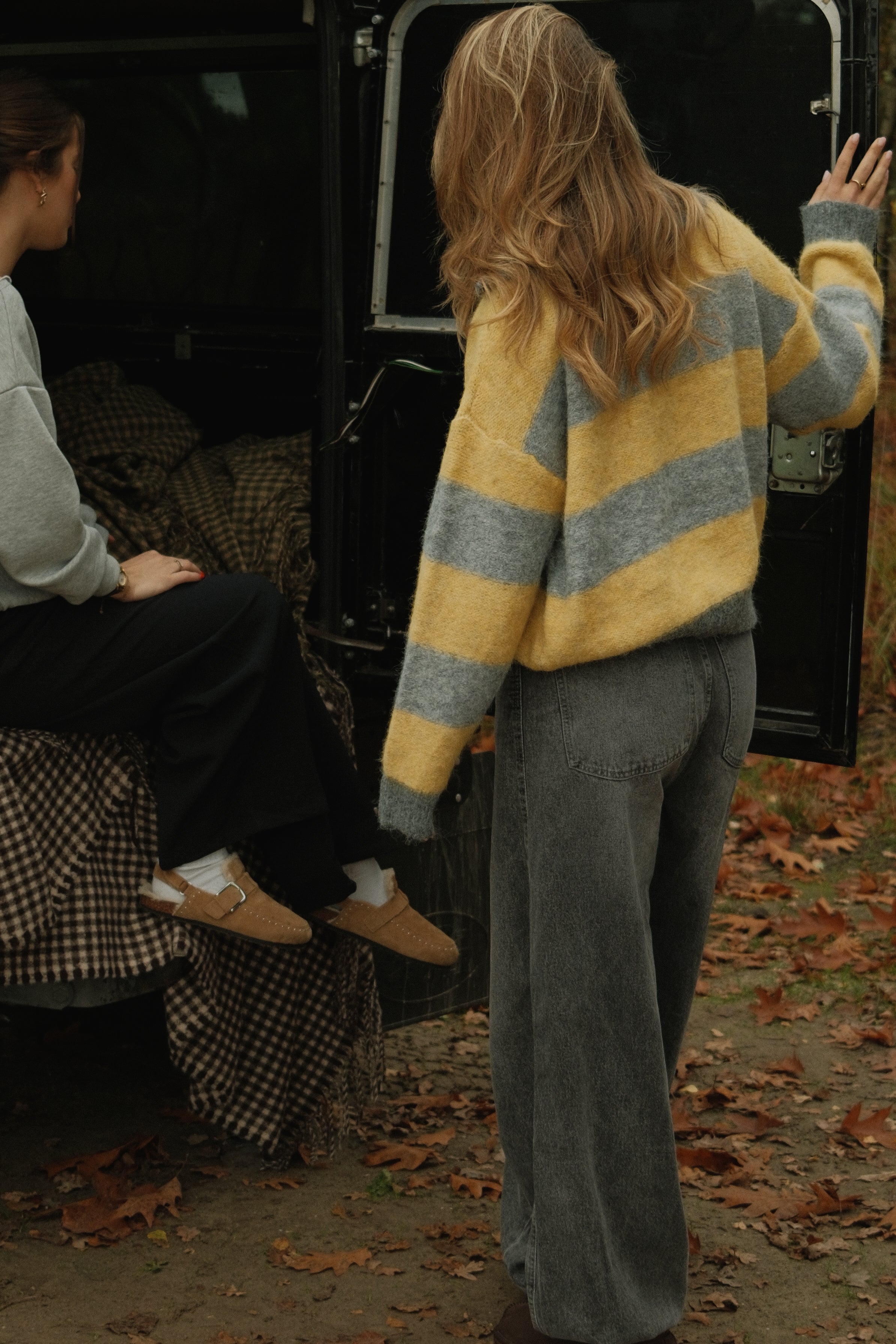 THE RELAXED BALLOON JEANS GREY - Image 14